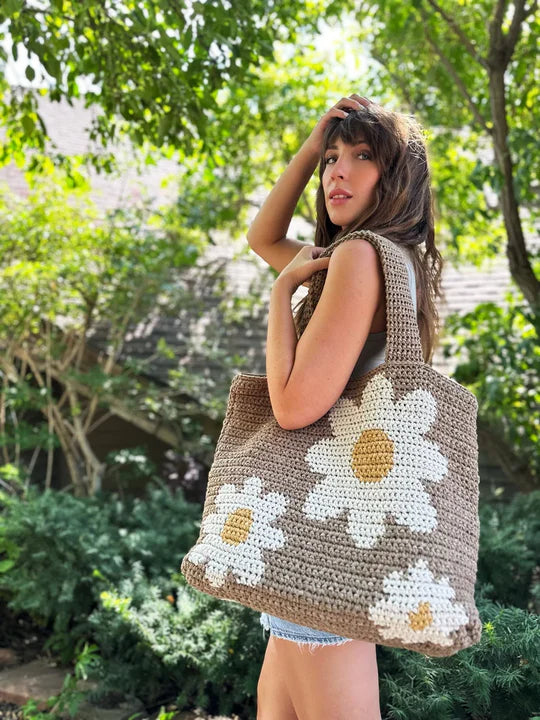 The Daisy Day Tote bag crochet pattern