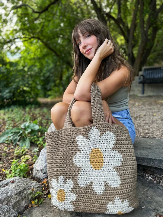 The Daisy Day Tote bag crochet pattern