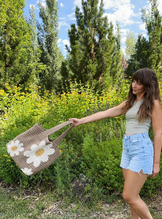 The Daisy Day Tote bag crochet pattern