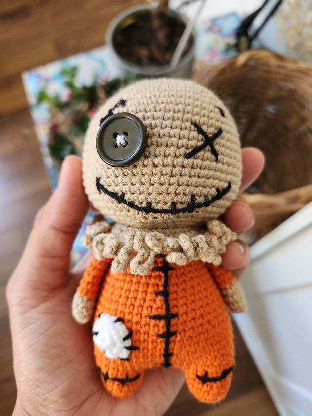 Mini Sam Amigurumi Crochet Pattern Halloween