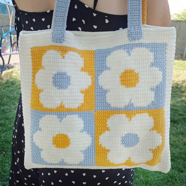 the Intarsia bag crochet pattern